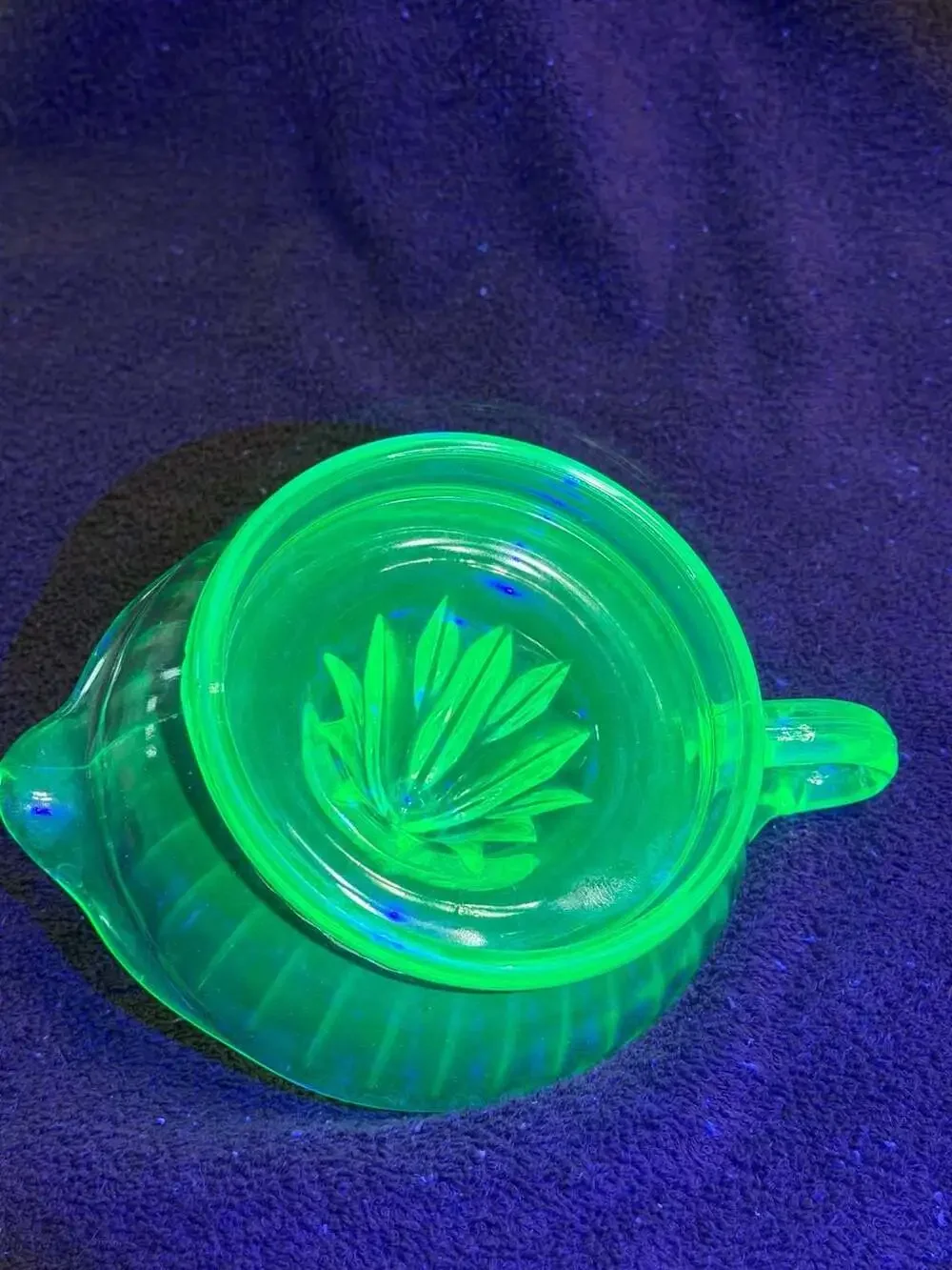 Vintage Depression Era Green Uranium Glass Citrus Juicer Reamer